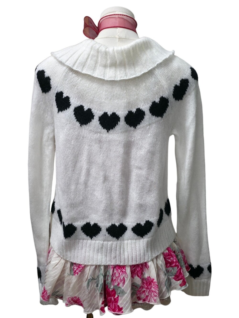 Willow & Wind black and white button up knit cardigan with heart detail - Picture 2 of 5